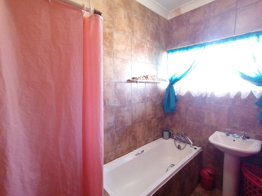 3 Bedroom Property for Sale in Stilfontein Ext 2 North West